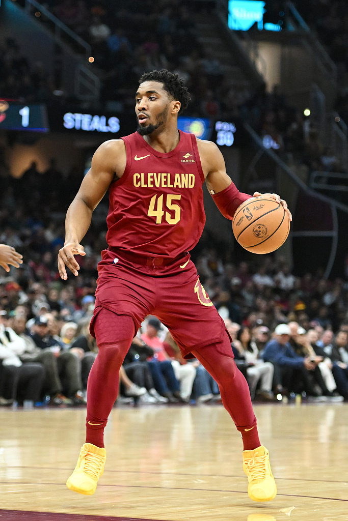 出与塔前逼 出与塔前逼